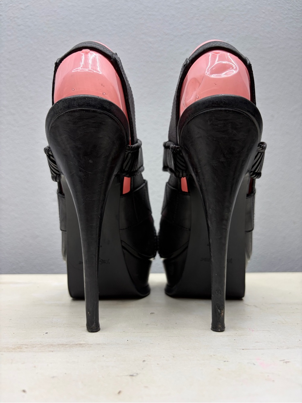 YSL Yves Saint Laurent Black Leather Rive Gauche SlingBack Heels Size 38 - Picture 3 of 7